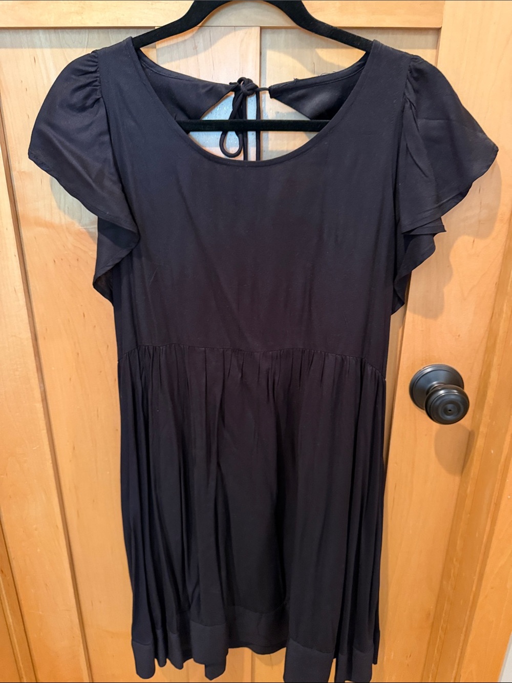Women’s Black Short Sleeve Scoop Neck open back Dress/coverup with pockets!
